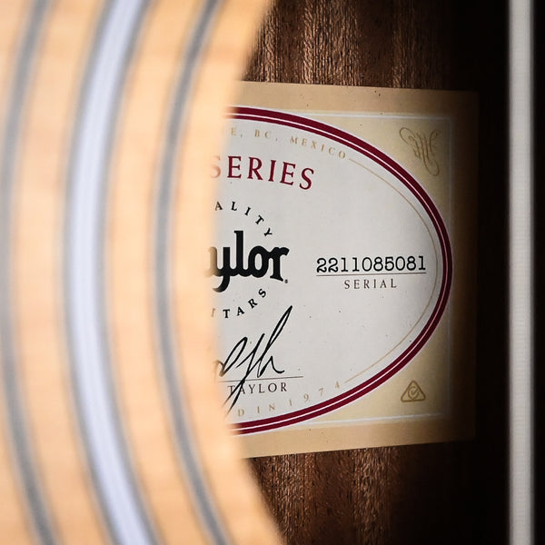 Taylor 112ce-N Nylon Acoustic Guitar- Natural (2211085081)