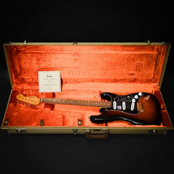 Fender Artist Series Stevie Ray Vaughan Stratocaster- 3 Tone Sunburst (US24038244)