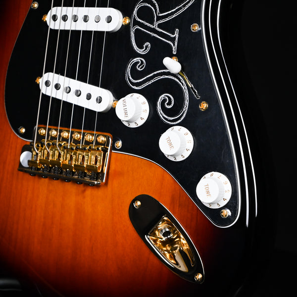 Fender Artist Series Stevie Ray Vaughan Stratocaster- 3 Tone Sunburst (US24038244)