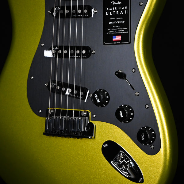 Fender American Ultra II Stratocaster w/ Maple Fingerboard- Solar Flare 2026 (US26002530)