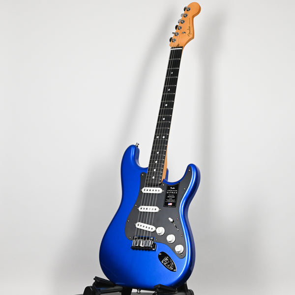 Fender American Ultra II Stratocaster w/ Ebony Fingerboard- Noble Blue (US240031696)