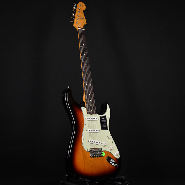 Fender Vintera II 60s Stratocaster Rosewood Fingerboard 3-Color Sunburst 2023 (MX23098366)