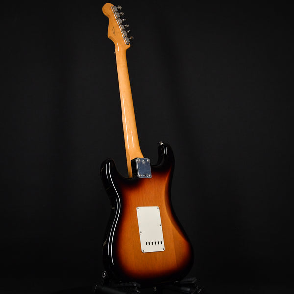 Fender Vintera II 60s Stratocaster Rosewood Fingerboard 3-Color Sunburst 2023 (MX23098366)