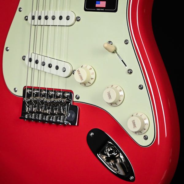 Fender American Professional Classic Stratocaster- Faded Dakota Red 2025 (US25096048)