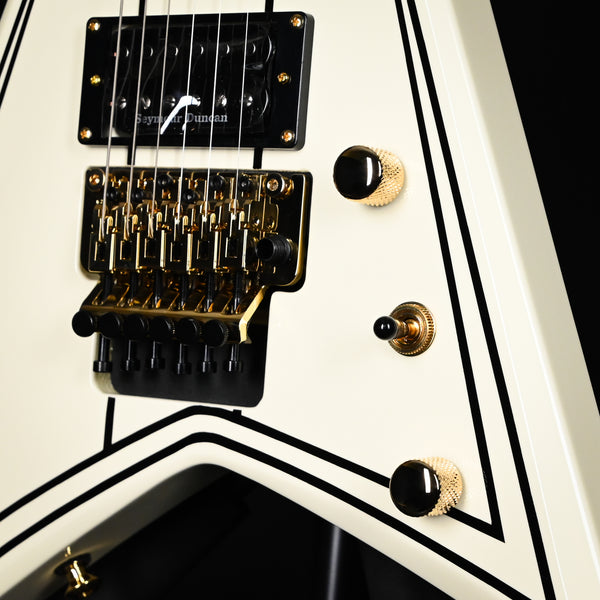 Jackson Pro Series Rhoads RR3- Ivory w/ Black Pinstripes (ISJ2500391)