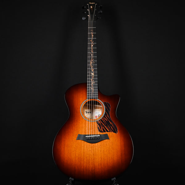 Taylor NAMM Customs 2025 C24ce B5050– Grand Auditorium (1202285097)
