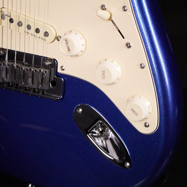 Fender American Ultra Stratocaster SSS Maple Fingerboard Cobra Blue (US22078035)