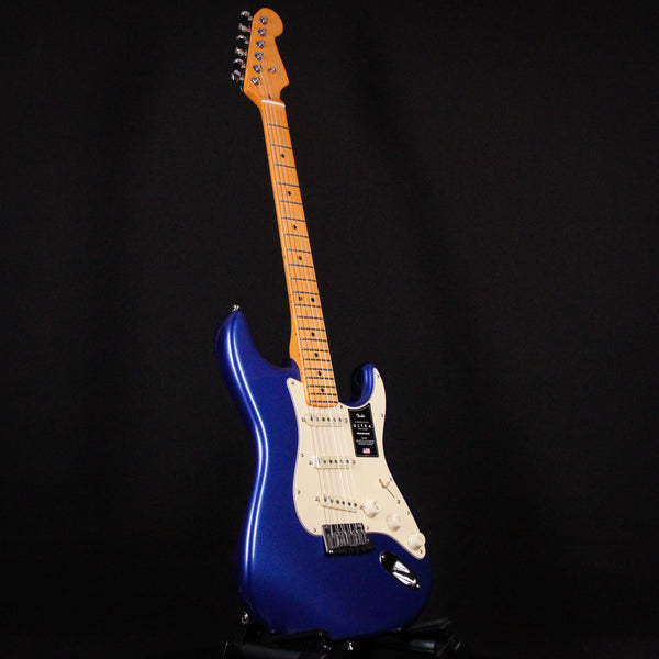 Fender American Ultra Stratocaster SSS Maple Fingerboard Cobra Blue (US22078035)