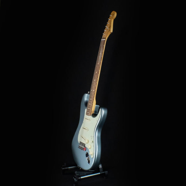 Fender Vintera '60s Stratocaster Ice Blue Metallic (MX19132600)