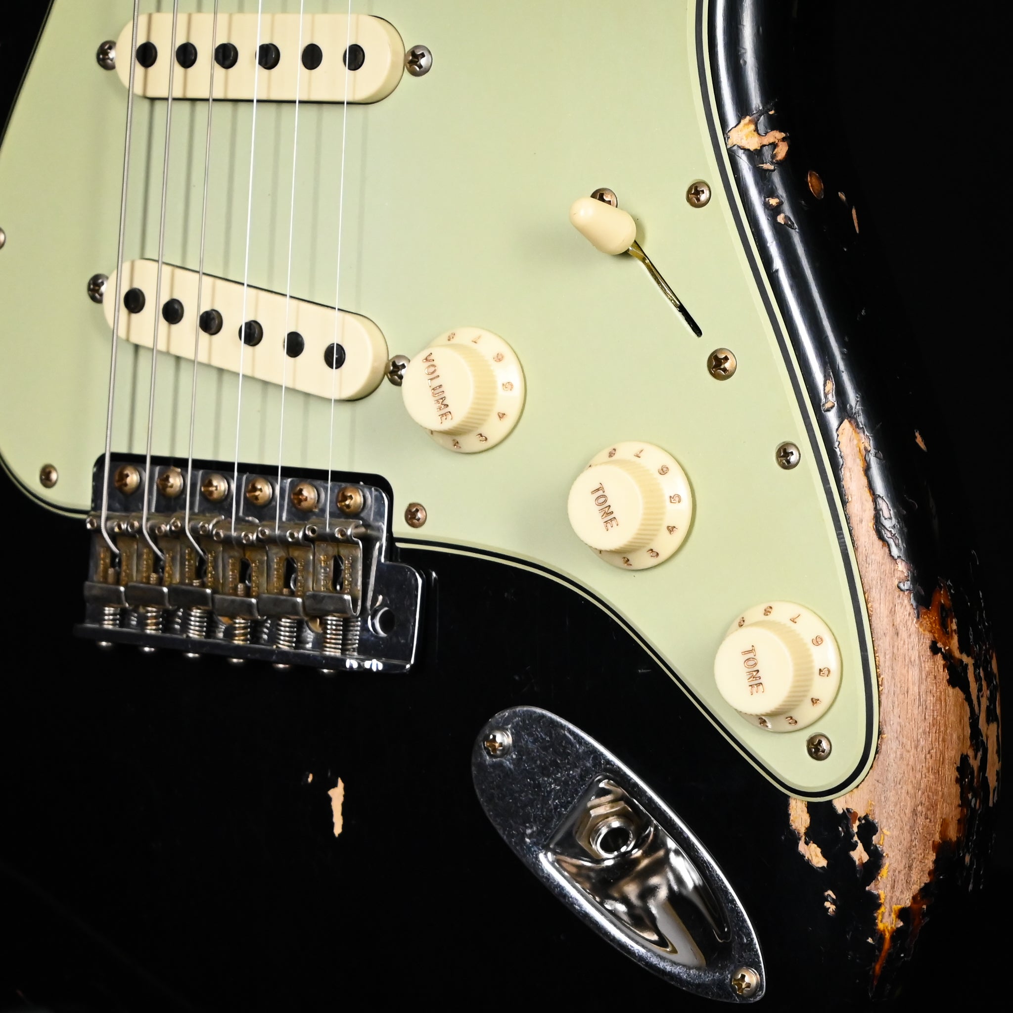 Fender Custom Shop '60 Stratocaster Heavy Relic- Aged Black / 3-color Sunburst 2025 (CZ584483)