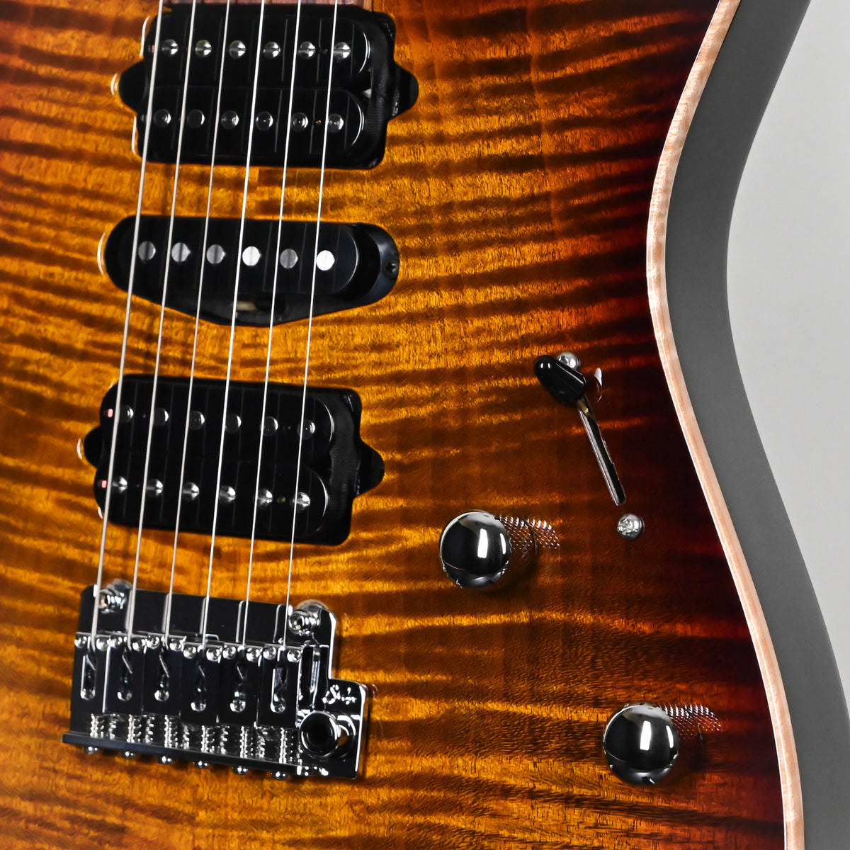 Suhr Modern Plus Electric Guitar- Bengal Burst 2026 (93555)