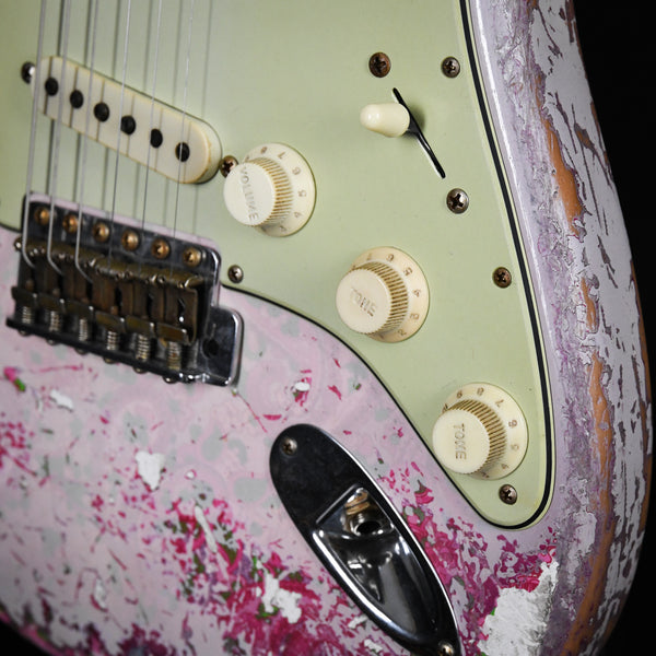 Fender Custom Shop Masterbuilt Dennis Galuszka 1962 / 62 Stratocaster Super Heavy Relic Aged White Blonde / Pink Paisley Brazilian Rosewood 2024 (R135402)