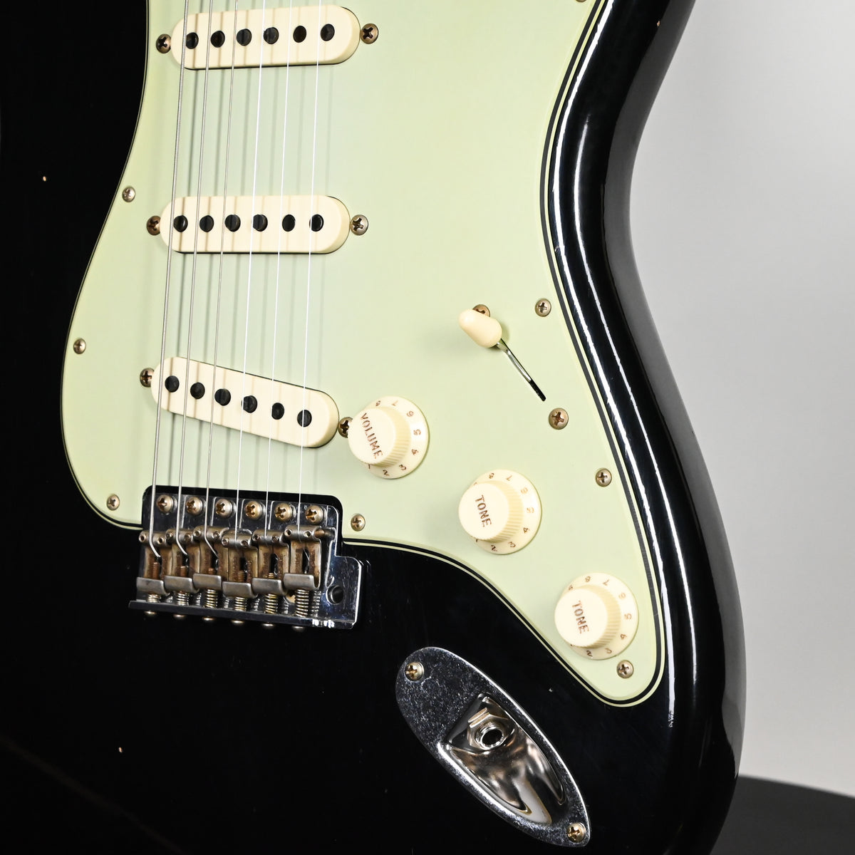 Fender Custom Shop Limited Edition 64 L-Series Stratocaster Journeyman- Black 2026 (L12003)