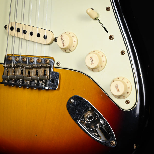 Fender Custom Shop Limited Edition 64 L-Series Stratocaster Journeyman- Aged Target 3-Tone Sunburst 2024 (L11518)