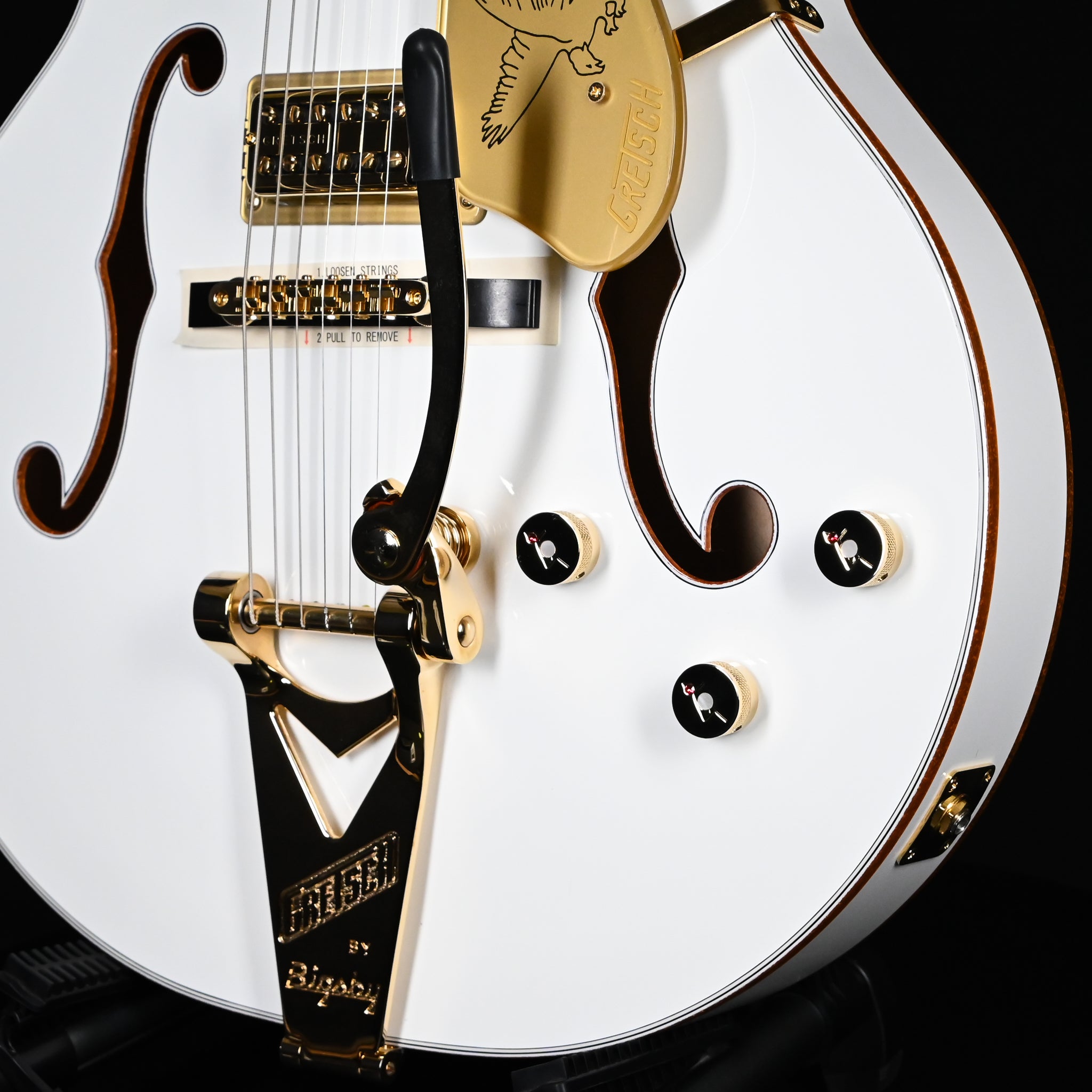 Gretsch Professional Falcon Hollow Body w/ String-Thru Bigsby- White 2025 (JT25103481)