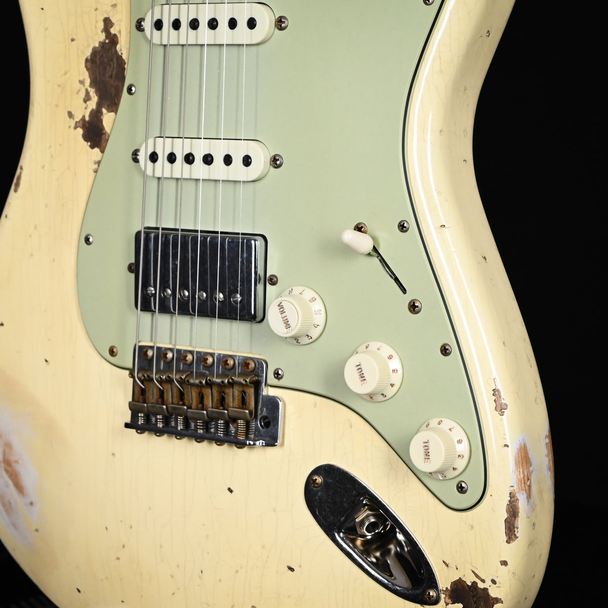Fender Custom Shop '62 Stratocaster HSS w/ Ash Body, Heavy Relic- Vintage White 2026 (R150867)