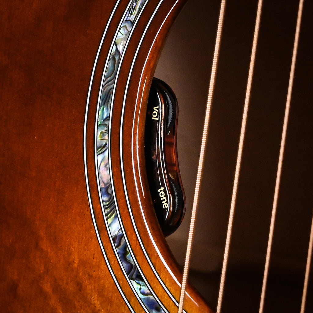 Gibson Custom Dove Anniversary Limited Edition- Cremona Burst 2026 (21396028)