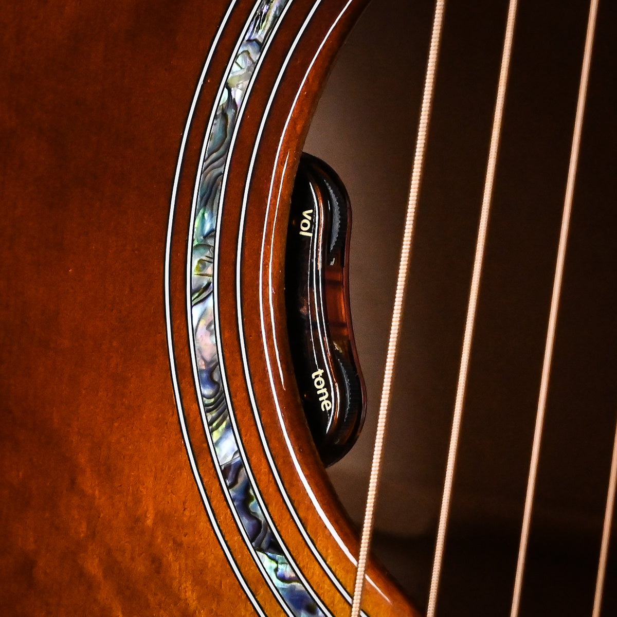 Gibson Custom Dove Anniversary Limited Edition- Cremona Burst 2026 (21396028)