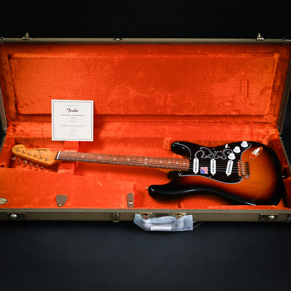 Fender Stevie Ray Vaughan Stratocaster 3-Tone Sunburst (US23110517)