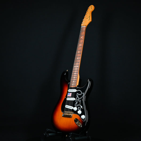 Fender Stevie Ray Vaughan Stratocaster 3-Tone Sunburst (US23110517)