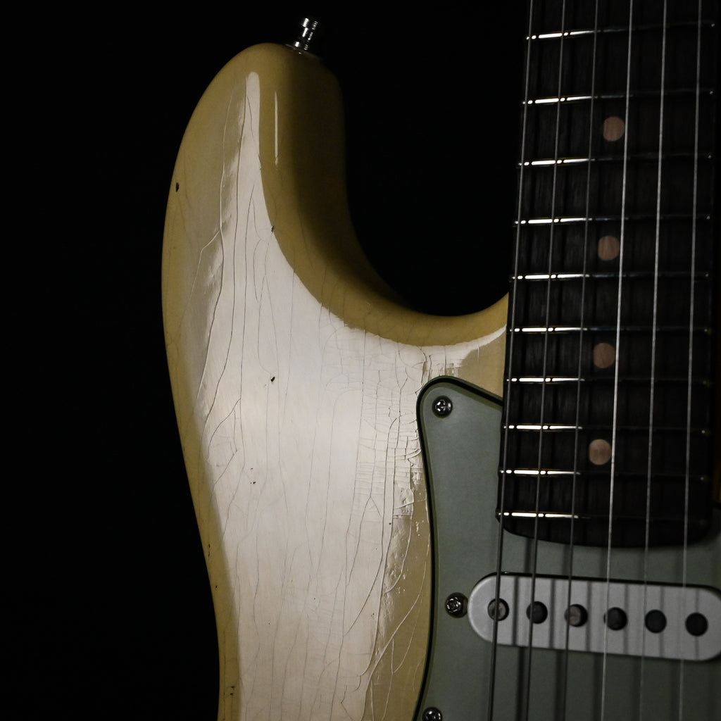 Fender Custom Shop Deluxe Stratocaster w/ Seymour Duncan SH4B Humbucker, Relic/ Closet Classic Hardware- Aged Vintage White 2025 (R147118)
