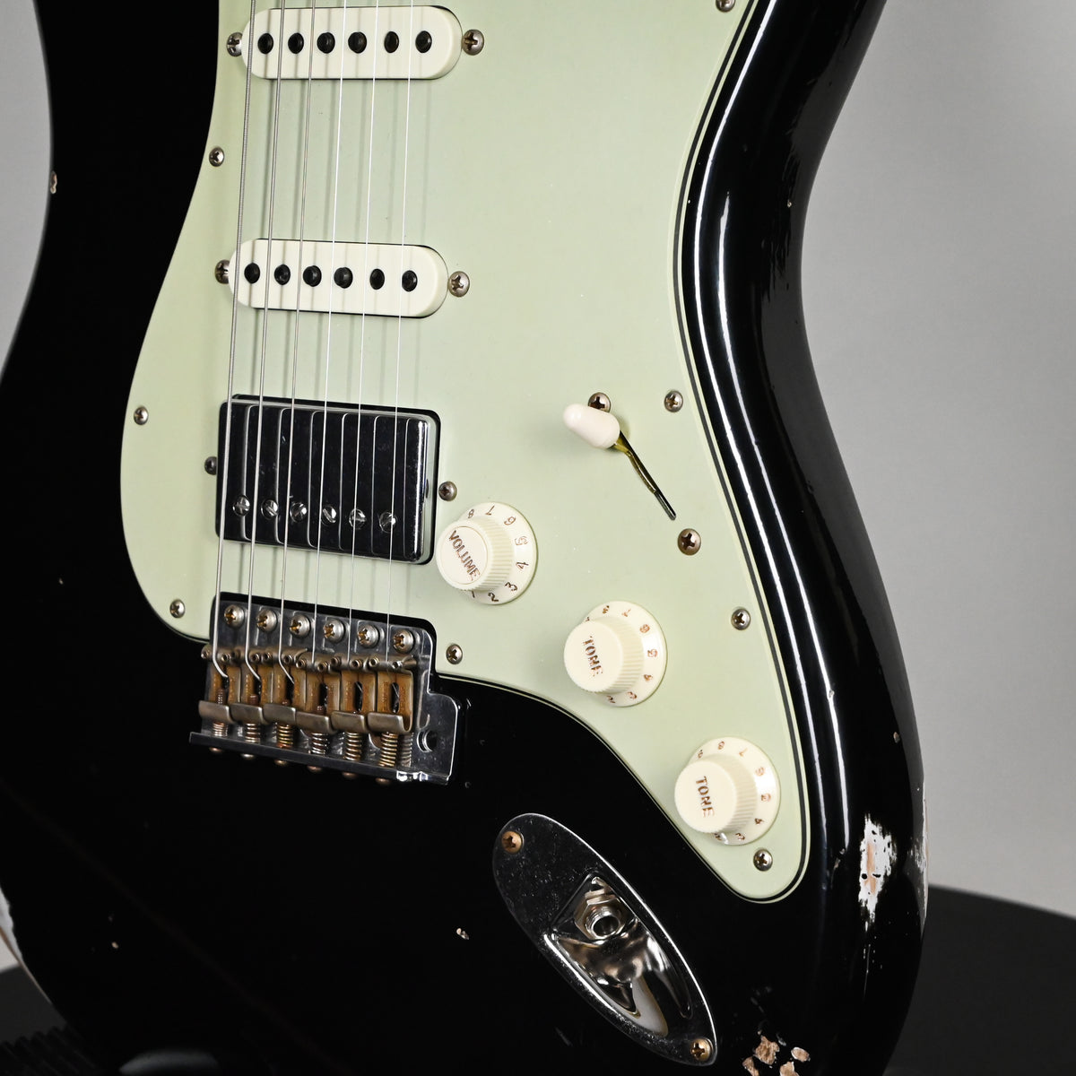 Fender Custom Shop '62 Stratocaster HSS w/ Ash Body, Relic- Black 2026 (R150515)