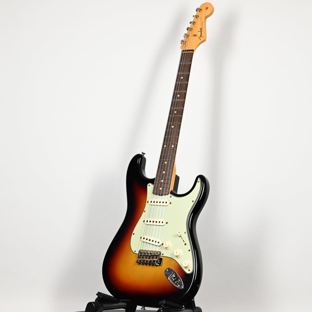Fender Custom Shop 1960 Stratocaster Journeyman- Bleached 3 Tone Sunburst 2026 (CZ590950)