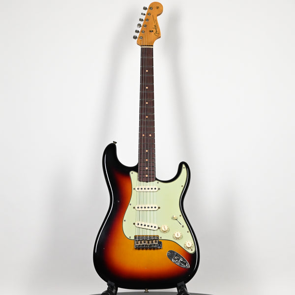Fender Custom Shop Limited Edition 64 L-Series Stratocaster Journeyman- Aged Target 3-Tone Sunburst 2026 (L11873)