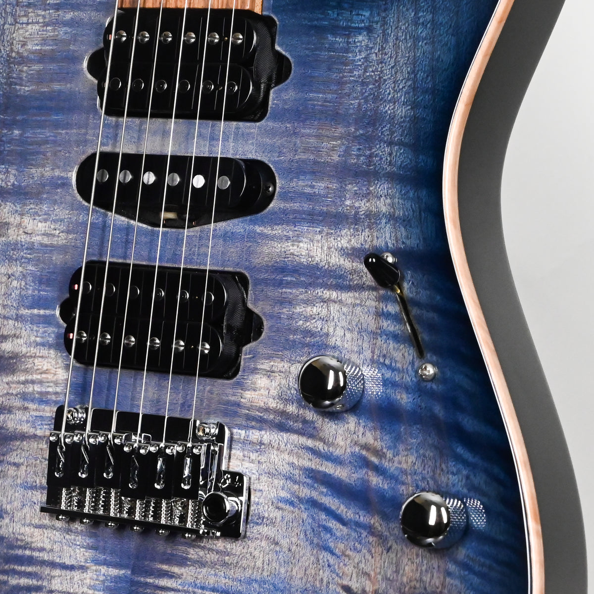 Suhr Modern Plus Electric Guitar- Faded Trans Whale Blue Burst 2026 (93561)