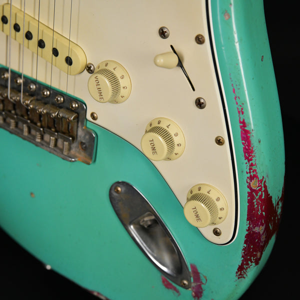 Fender Custom Shop Masterbuilt Kyle McMillin 60s Heavy Relic Stratocaster Brazilian Seafoam Green over Pink Paisley 2023 (R129272)