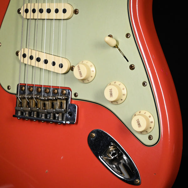 Fender Custom Shop '60 Stratocaster Journeyman- Aged Tahitian Coral 2024 (CZ582629)