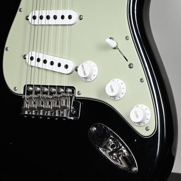 Fender Custom Shop NAMM 2025 Limited Edition 1965 Compound Radius Stratocaster Journeyman w/ Closet Classic Hardware- Aged Black 2026 (CZ589701)