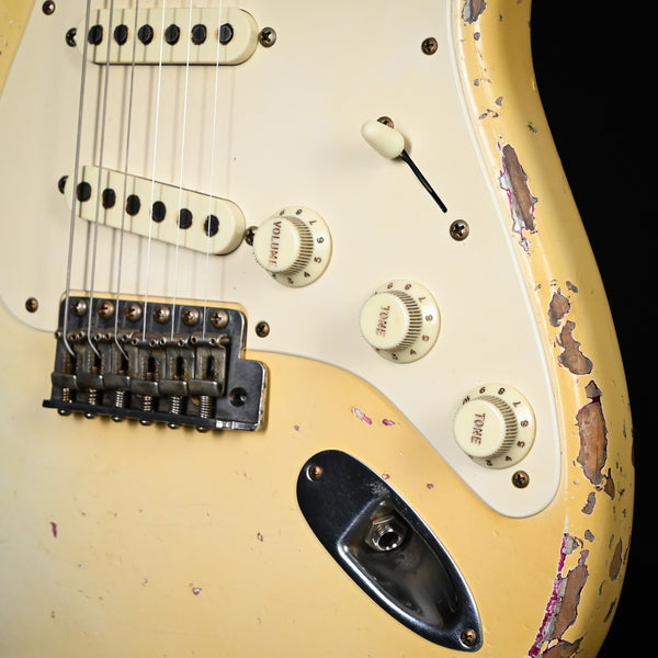 Fender Custom Shop Masterbuilt Dale Wilson 1957 Stratocaster Heavy Relic- Aged Olympic White / Pink Paisley 2025 (CZ574323)