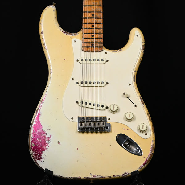 Fender Custom Shop Masterbuilt Dale Wilson 1957 Stratocaster Heavy Relic- Aged Olympic White / Pink Paisley 2025 (CZ574323)