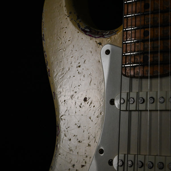 Fender Custom Shop Masterbuilt Dale Wilson 1957 Stratocaster Heavy Relic- Aged Olympic White / Pink Paisley 2025 (CZ574323)
