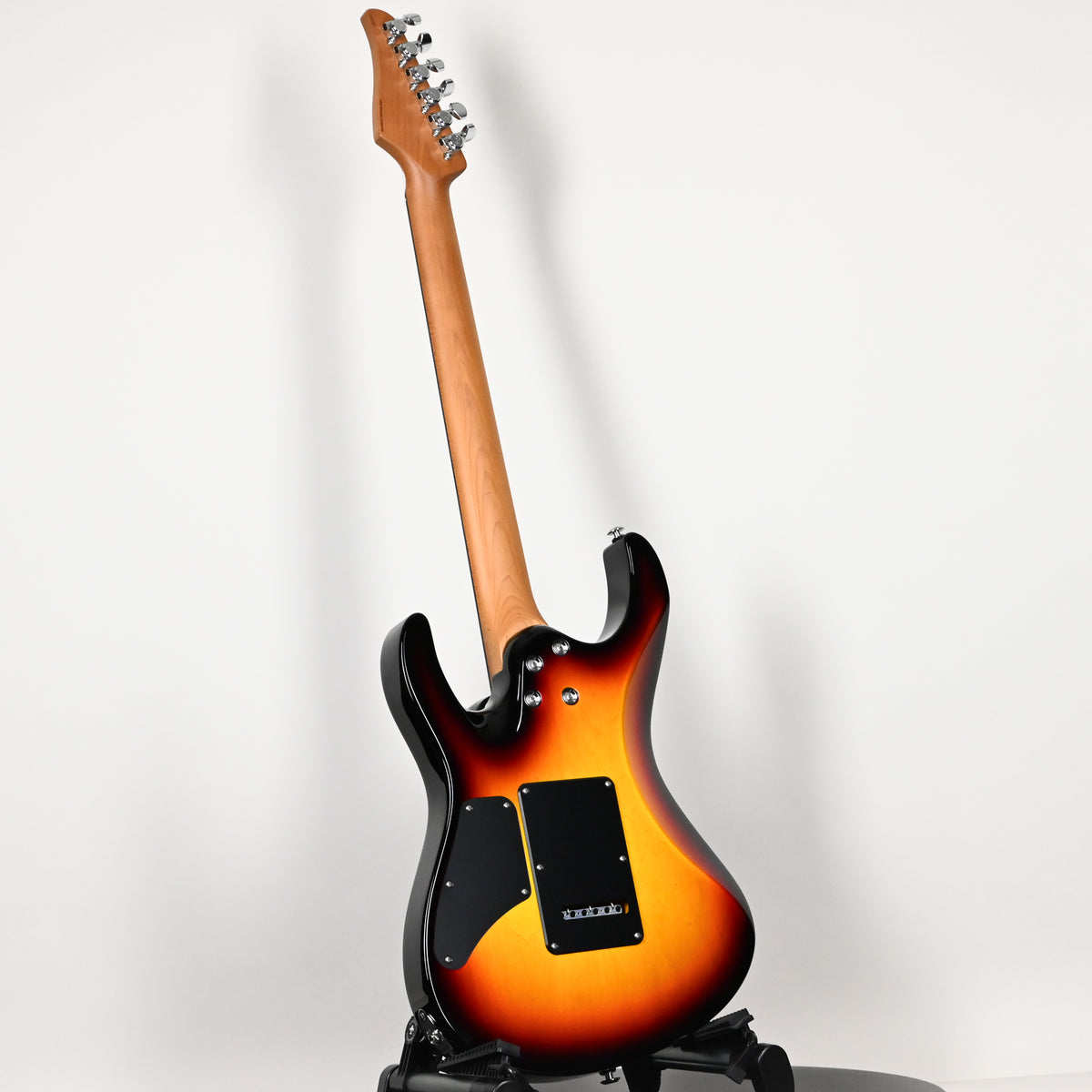 Suhr Custom Modern Electric Guitar- 3 Tone Sunburst 2026 (93694)