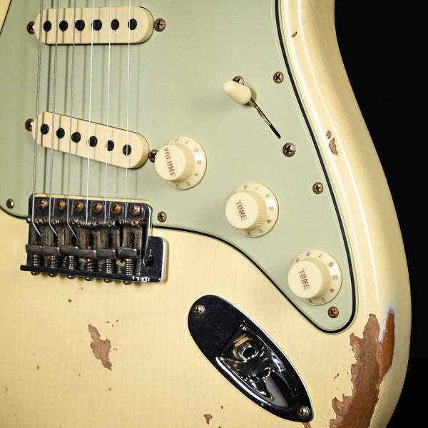 Fender Custom Shop '62 Stratocaster Heavy Relic- Aged Vintage White 2025 (CZ582196)