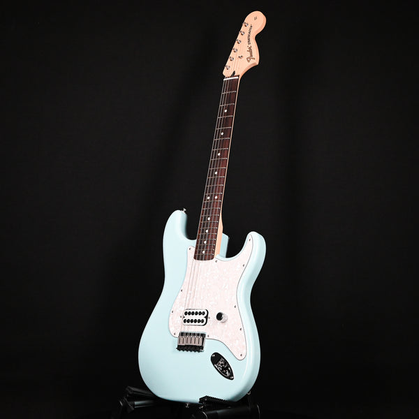 Fender Tom DeLonge Stratocaster Electric Guitar - Daphne Blue (MX24012865)