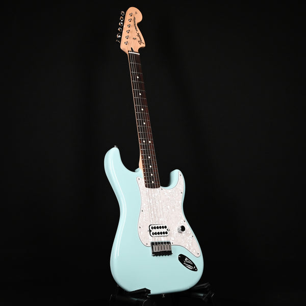 Fender Tom DeLonge Stratocaster Electric Guitar - Daphne Blue (MX24012865)