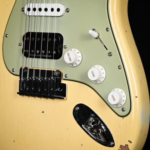 Fender Custom Shop Deluxe Stratocaster w/ Seymour Duncan SH4B Humbucker, Relic/ Closet Classic Hardware- Aged Vintage White 2026 (R148062)