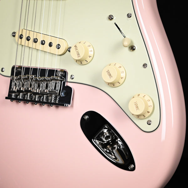 Fender Limited Edition American Pro II Stratocaster- Shell Pink 2024 (US240033596)