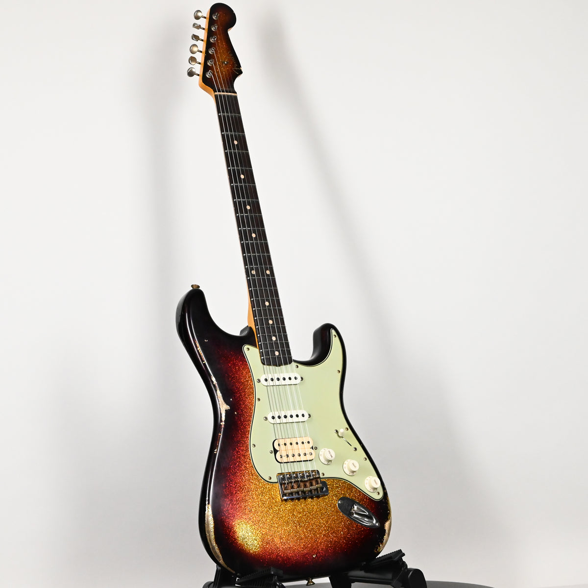 Fender Custom Shop '62 Stratocaster HSS w/ Painted Headcap, Relic- 3 Tone Sunburst Sparkle 2026 (R148504)