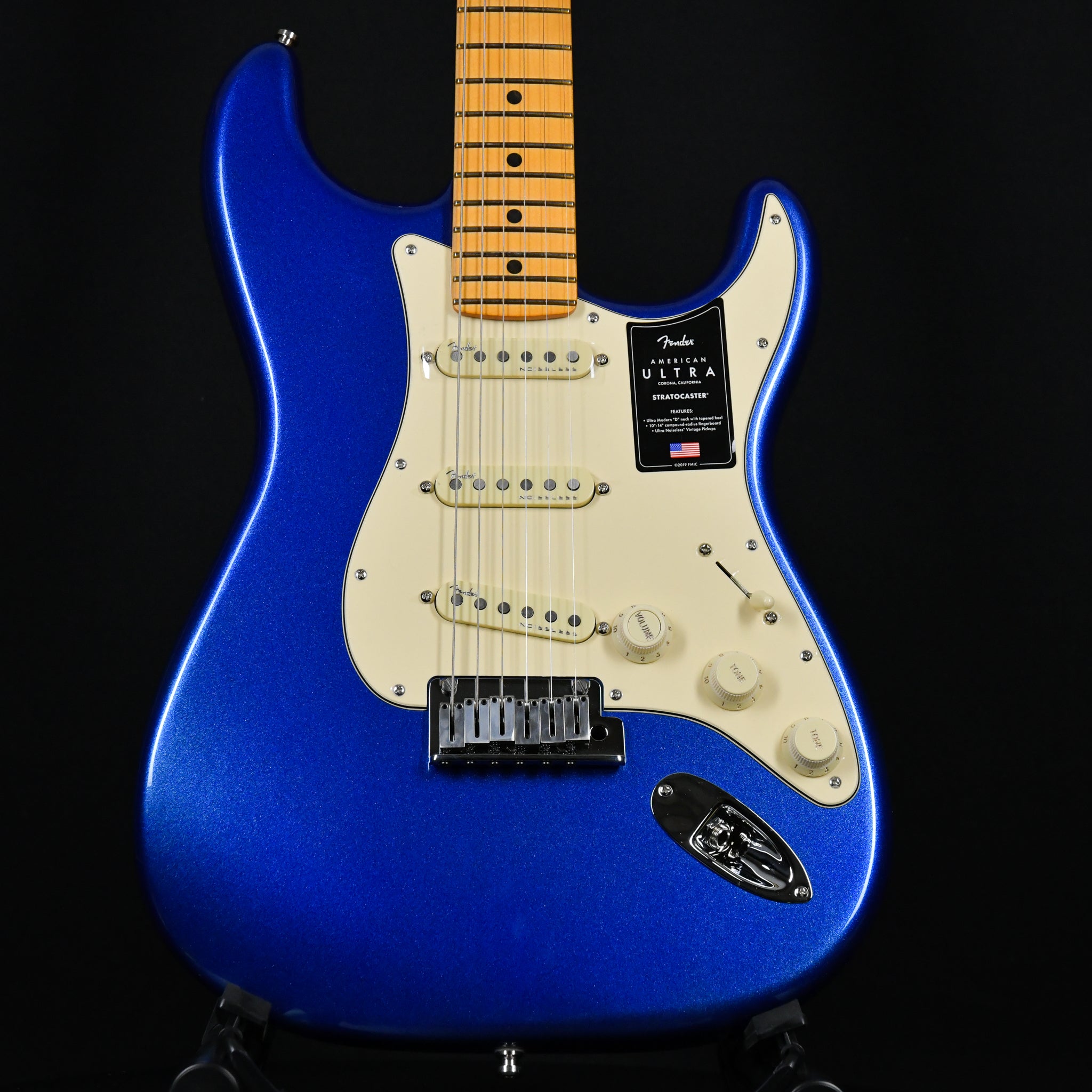 Fender American Ultra Stratocaster SSS Maple Fingerboard Cobra