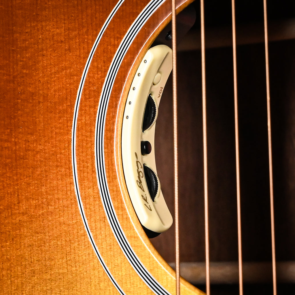 Gibson Custom SJ-200 Elegant Koa- Honey Burst 2026 (21426023)