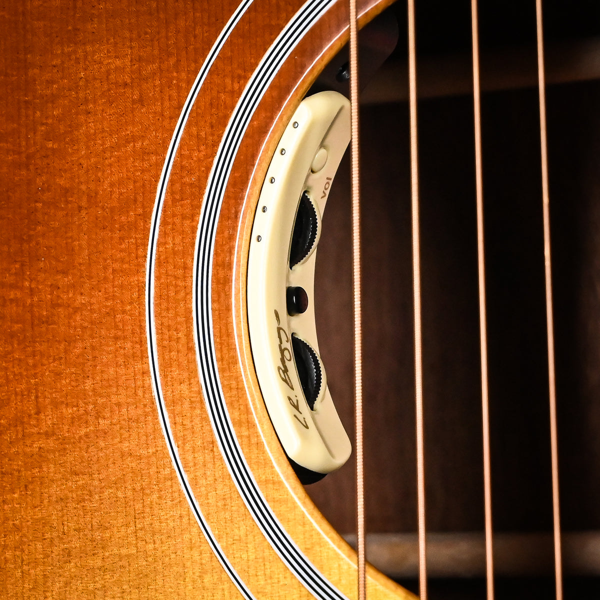 Gibson Custom SJ-200 Elegant Koa- Honey Burst 2026 (21426023)