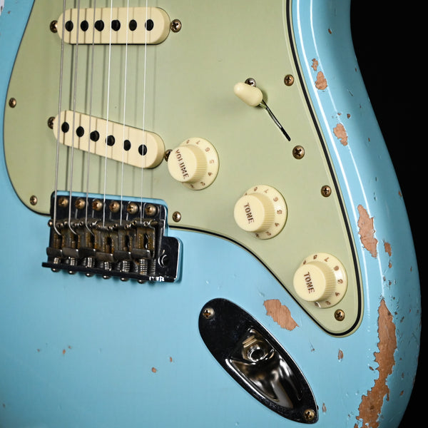 Fender Custom Shop '62 Stratocaster Heavy Relic- Aged Daphne Blue 2025 (CZ582576)