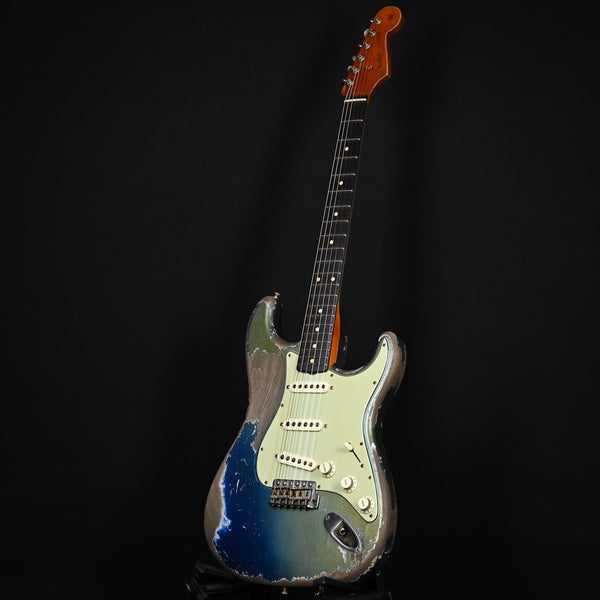 Fender Custom Shop Masterbuilt Dale Wilson '61 Stratocaster Heavy Relic- Dark Lake Placid Blue to Lake Placid Blue 2026 (CZ588026)