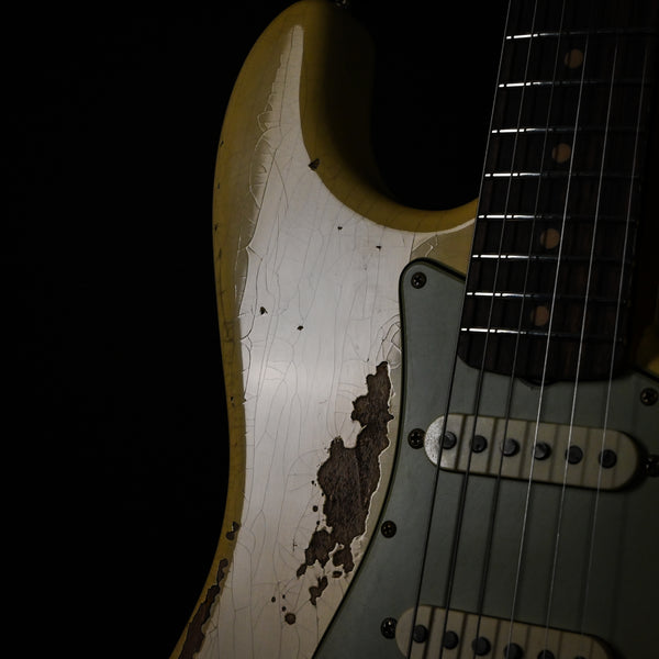 Fender Custom Shop '61 Stratocaster Heavy Relic- Aged Vintage White/ 3 Color Sunburst 2025 (CZ582221)