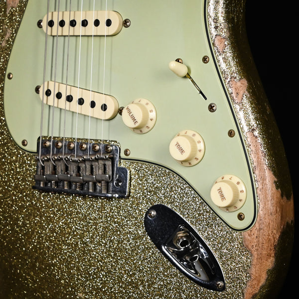 Fender Custom Shop Limited Edition 1962 Stratocaster Heavy Relic- Gold Sparkle 2025 (CZ585377)