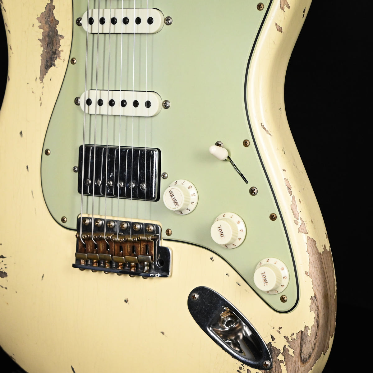 Fender Custom Shop '62 Stratocaster HSS w/ Ash Body, Heavy Relic- Vintage White 2026 (R152315)